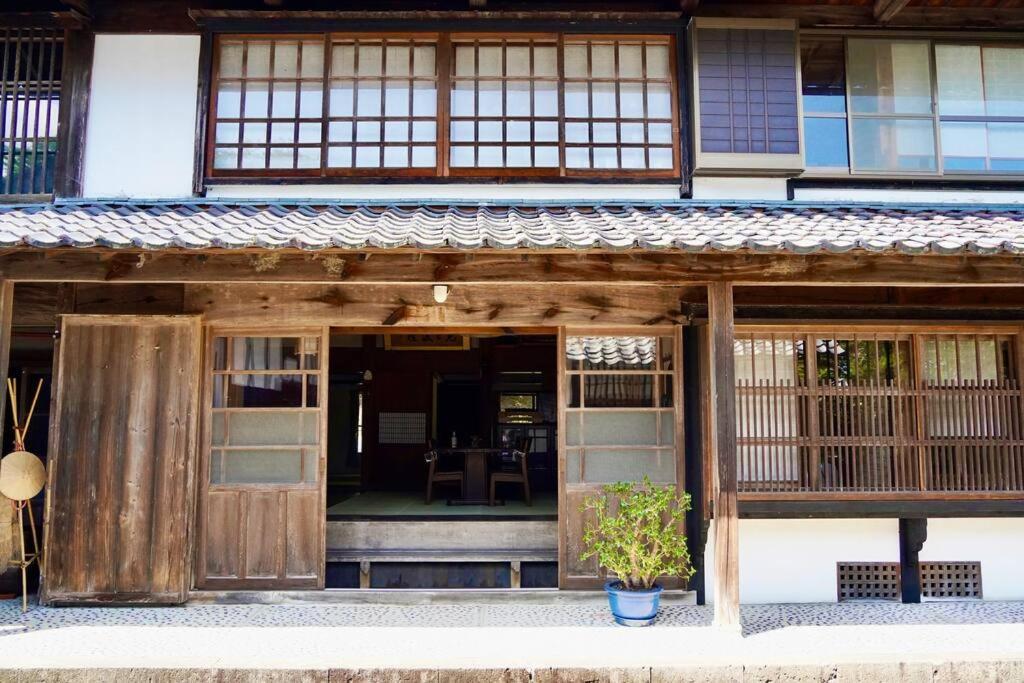 佐渡島に残る築130年の伝統的な古民家｜東夢 Villa Sado Exterior photo